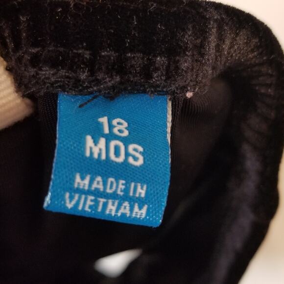 The Children's Place Velvet Plaid Dress & Hat - Picture 10 of 15